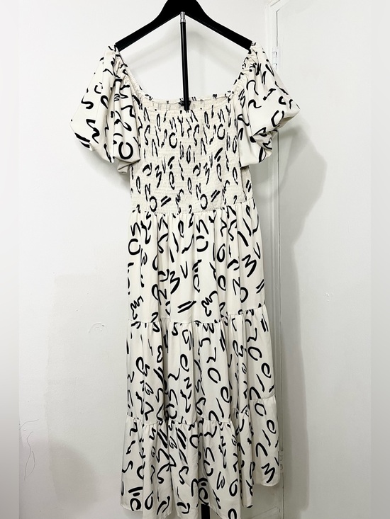 Dresses & Skirts - Abstract Print Smocked Puff Sleeve Midi Dress Black White